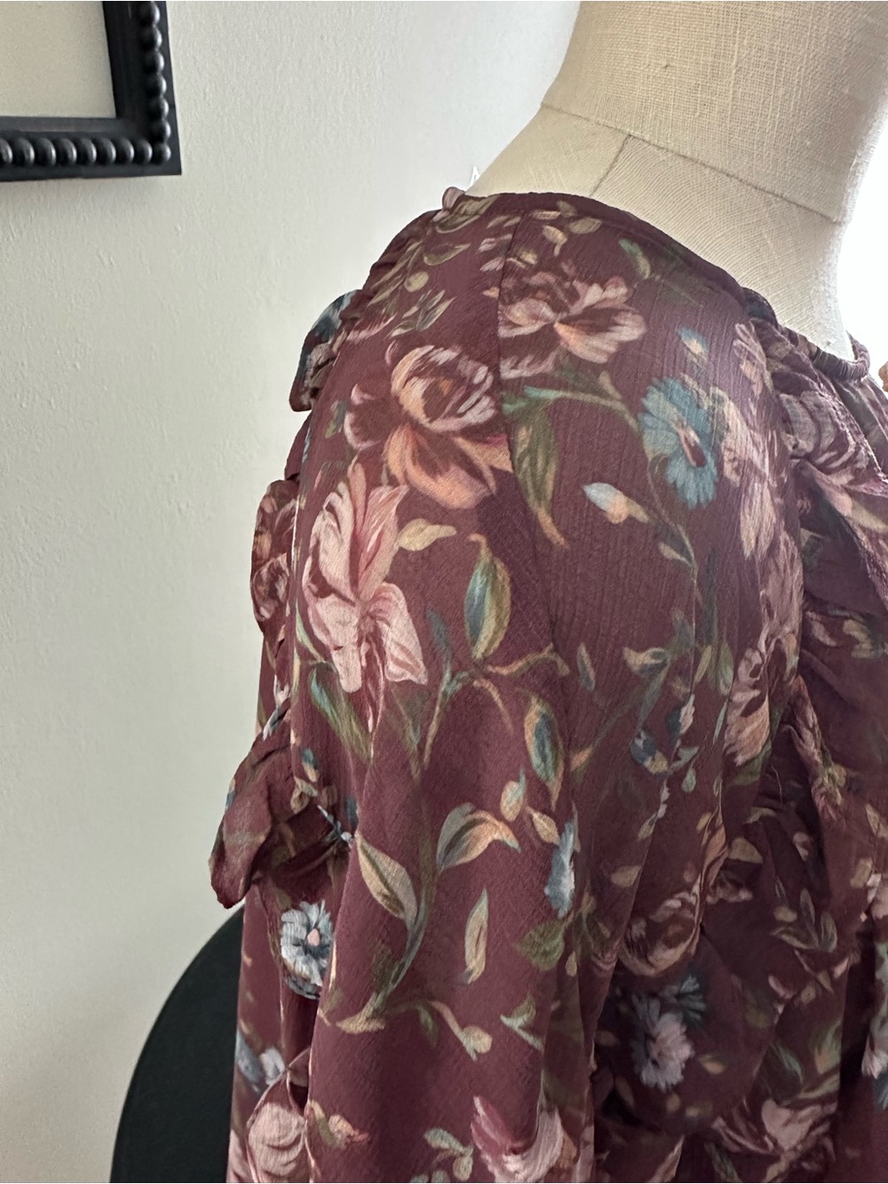 (NWT) TORRID Burgundy Floral Bell Sleeve Blouse with Flutter Detail -OX - Picture 5 of 11